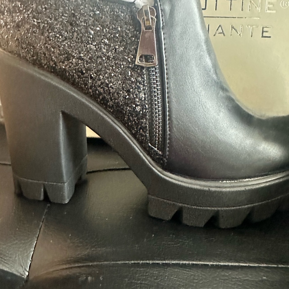 Elegant Black Glitter Heeled Boots